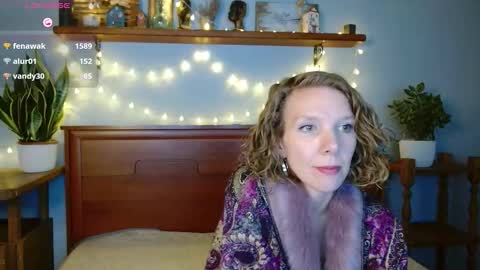 daisy_lovely online show from 10.24.25