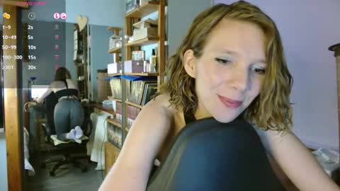 daisy_lovely online show from 11.11.25