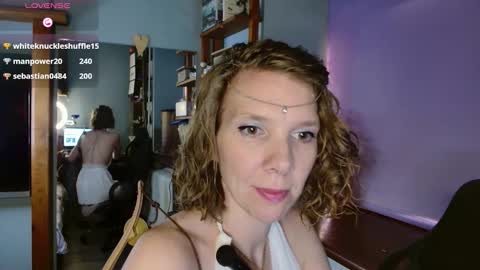 daisy_lovely online show from 11.19.25