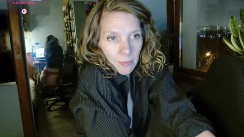 daisy_lovely online show from 02.22.26
