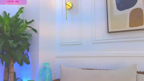 Daisy Price online show from 05.04.26
