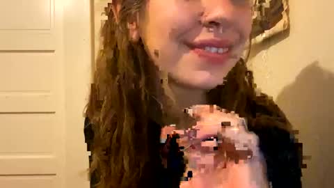 Snapshot of daisybaby699 chatting on 05.27.26 DaisyB3 online show from 05.27.26