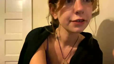 Snapshot of daisybaby699 chatting on 06.19.26 DaisyB3 online show from 06.19.26