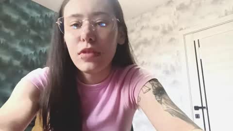 Snapshot of daisydobbin chatting on 02.20.26 Alla online show from 02.20.26