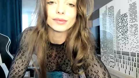 Snapshot of daisysland chatting on 11.03.25 Beatrice online show from 11.03.25