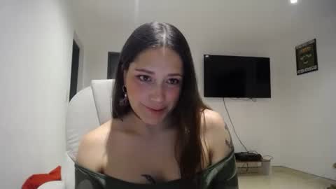 IG  dakotasofiaa online show from 05.05.26