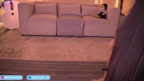 Snapshot of dakota_leex chatting on 11.25.25 dako online show from 11.25.25