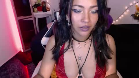 Caroliina online show from 09.12.25