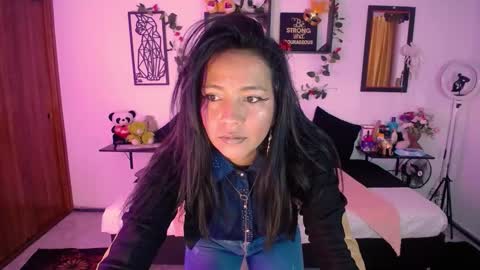 Caroliina online show from 01.12.26