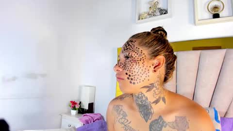 Snapshot of dakota_stream chatting on 12.03.25 dakota_stream online show from 12.03.25