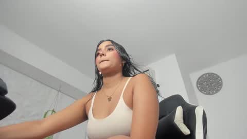 Snapshot of dakota_x18 chatting on 10.06.25 dakota_x18 online show from 10.06.25