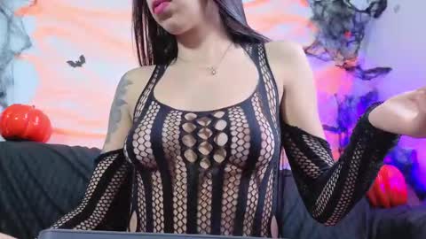 Snapshot of dakotaalee chatting on 10.17.25 Dakota online show from 10.17.25