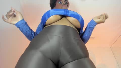 Snapshot of dakotasexshow2 chatting on 02.14.25 Dakota Sex Show  online show from 02.14.25