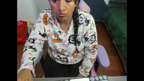 Snapshot of daleska_delicious1 chatting on 09.19.25 daleska_delicious1 online show from 09.19.25