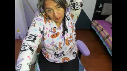 Snapshot of daleska_delicious1 chatting on 10.15.25 daleska_delicious1 online show from 10.15.25