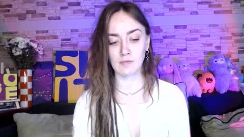 Snapshot of dalia_peach chatting on 10.23.25 Dalia online show from 10.23.25