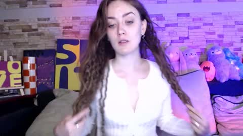 Snapshot of dalia_peach chatting on 10.26.25 Dalia online show from 10.26.25