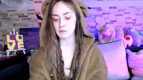 Snapshot of dalia_peach chatting on 11.02.25 Dalia online show from 11.02.25