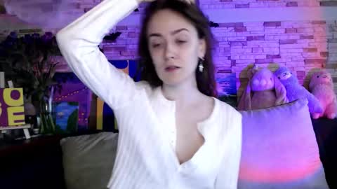 Snapshot of dalia_peach chatting on 11.11.25 Dalia online show from 11.11.25