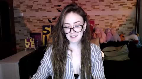 Snapshot of dalia_peach chatting on 11.13.25 Dalia online show from 11.13.25