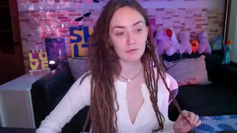 Snapshot of dalia_peach chatting on 11.21.25 Dalia online show from 11.21.25