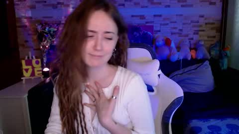 Snapshot of dalia_peach chatting on 11.27.25 Dalia online show from 11.27.25