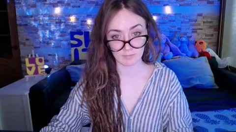 Snapshot of dalia_peach chatting on 12.14.25 Dalia online show from 12.14.25