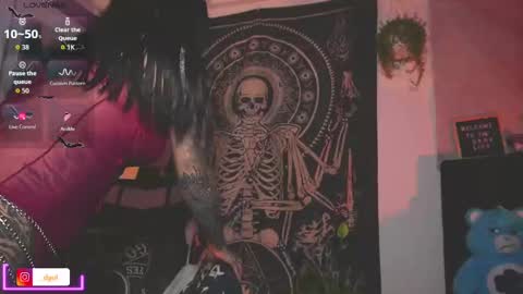 Snapshot of dalia_vorhees chatting on 11.21.25 dalia_vorhees online show from 11.21.25