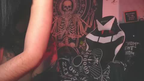 Snapshot of dalia_vorhees chatting on 12.19.25 dalia_vorhees online show from 12.19.25