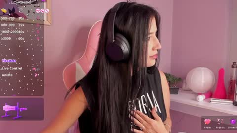 Snapshot of daliajohnson_ chatting on 01.08.25 leila williams online show from 01.08.25