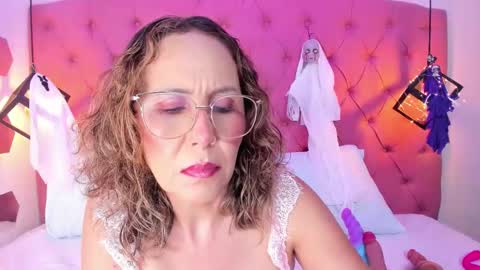 Snapshot of daliascoth chatting on 10.10.25 Dalia online show from 10.10.25
