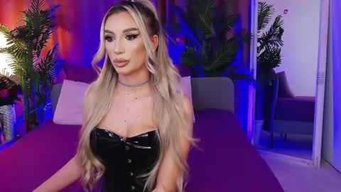 Snapshot of dalidaselena chatting on 02.08.26 DalidaSelena online show from 02.08.26