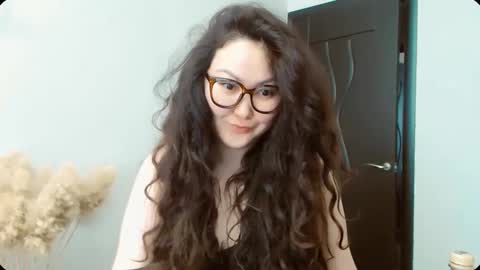 Snapshot of dalidayes chatting on 04.05.26 Dali online show from 04.05.26