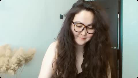 Snapshot of dalidayes chatting on 04.06.26 Dali online show from 04.06.26