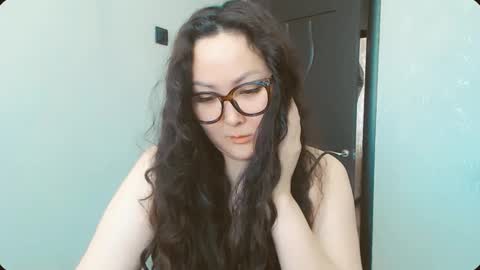 Snapshot of dalidayes chatting on 04.12.26 Dali online show from 04.12.26