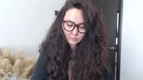 Snapshot of dalidayes chatting on 04.25.26 Dali online show from 04.25.26