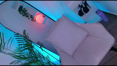 Snapshot of dalilathoms chatting on 03.18.26 dalilathoms online show from 03.18.26