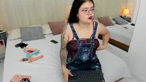 Snapshot of damaris_ponce chatting on 07.04.26 Damaris Ponce online show from 07.04.26