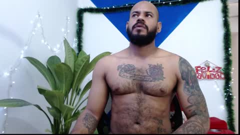 Snapshot of damian64436171 chatting on 12.14.24 damian64436171 online show from 12.14.24