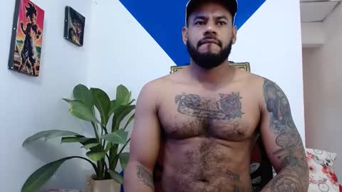 Snapshot of damian64436171 chatting on 01.15.25 damian64436171 online show from 01.15.25