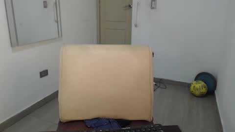 Snapshot of damian_muscle chatting on 09.12.25 Damian online show from 09.12.25