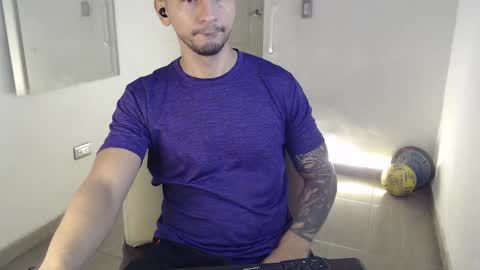 Snapshot of damian_muscle chatting on 09.14.25 Damian online show from 09.14.25