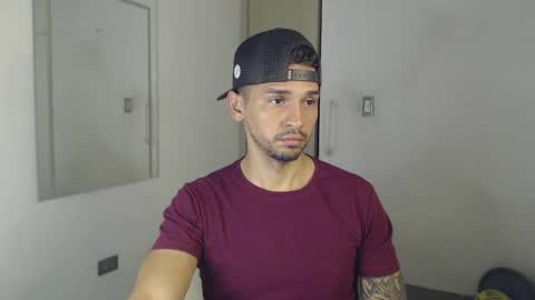 Snapshot of damian_muscle chatting on 09.30.25 Damian online show from 09.30.25