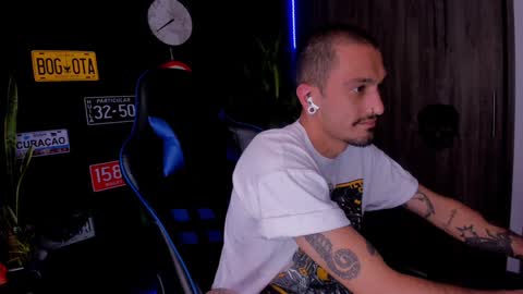 Snapshot of damiancox chatting on 01.07.25 Daamiancox online show from 01.07.25