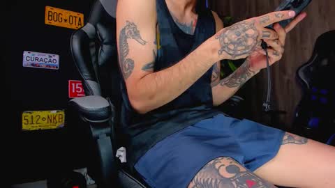 Snapshot of damiancox chatting on 09.11.25 Daamiancox online show from 09.11.25