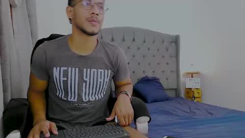 instagram damiannreed. online show from 12.20.25