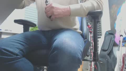 Snapshot of damien_000 chatting on 12.02.24 Ray online show from 12.02.24