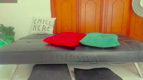 Snapshot of damn_fantasy chatting on 12.24.24 Kary-- independent model Schedule 0530am-1000am colombian time online show from 12.24.24