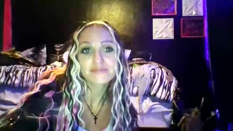 Snapshot of damnitjanet13 chatting on 04.02.26 damnitjanet13 online show from 04.02.26
