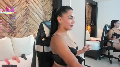 D A N A  online show from 05.09.26